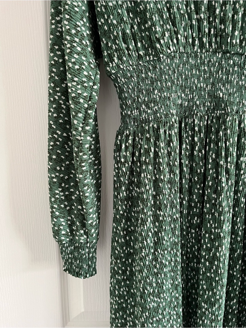 RW&CO. Green V-Neck Smocked-Waist Long Sleeve Dress XS - Picture 8 of 15